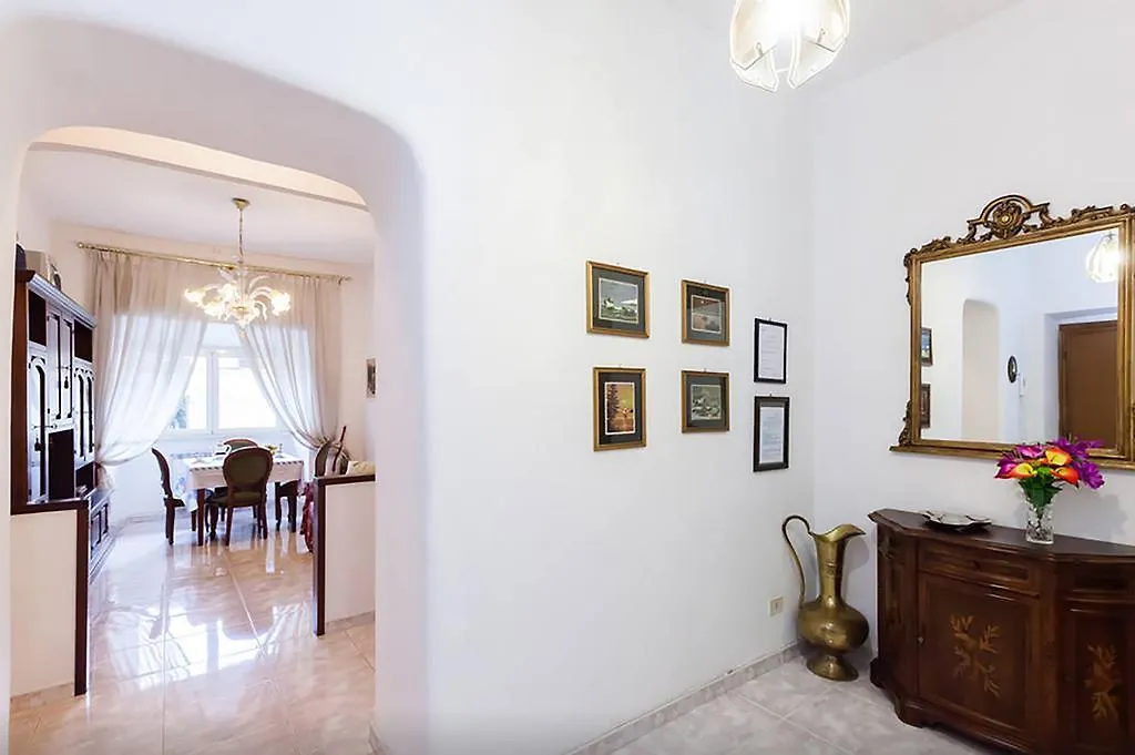 Caterina One O One - Embassy Apartment Rom